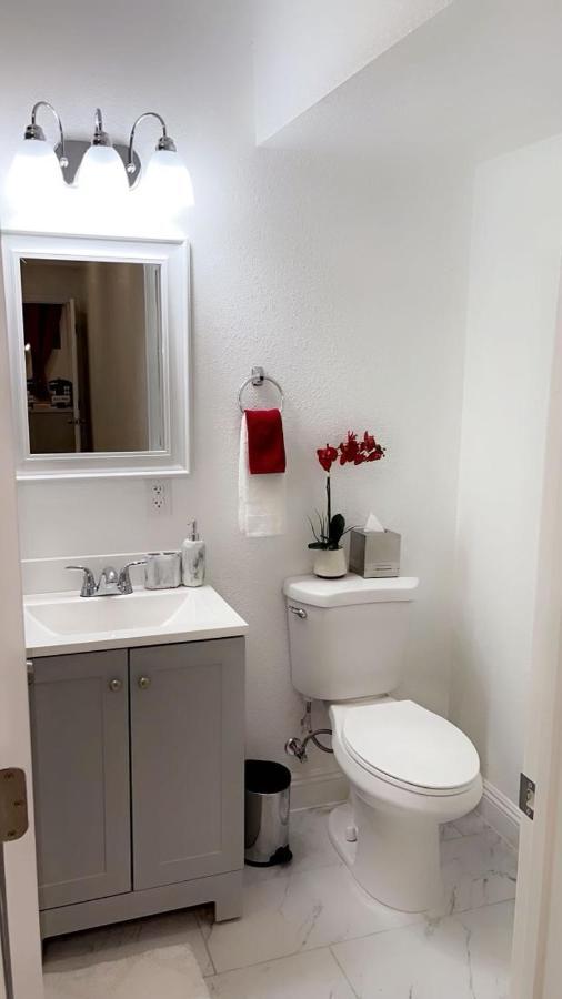 Apartment Cozy Studio…5 Min Away From Airport. “